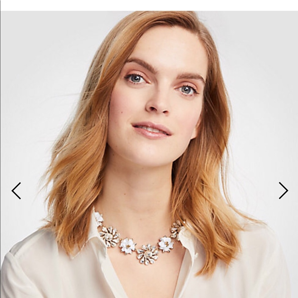 Ann Taylor sequin crystal Statement necklace - Picture 4 of 8